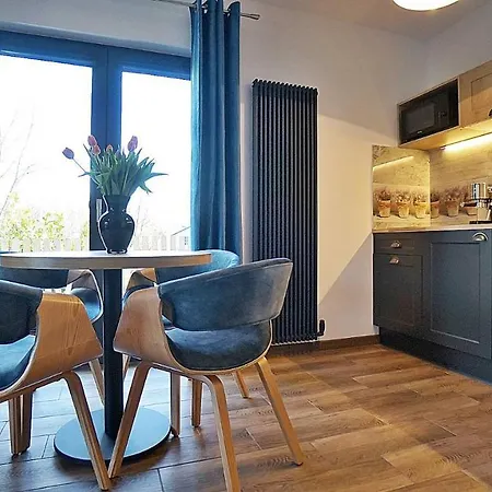 Nadmorska Osada * Osłonino