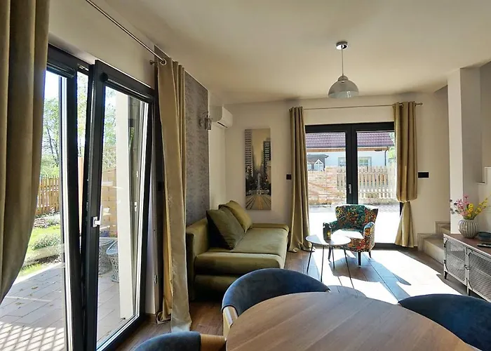 Nadmorska Osada Semesterbostad Oslonino