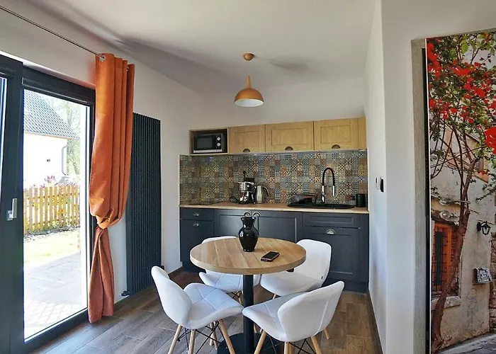 Nadmorska Osada Oslonino