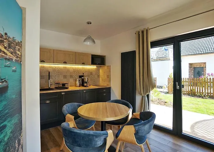 Nadmorska Osada Semesterbostad Oslonino