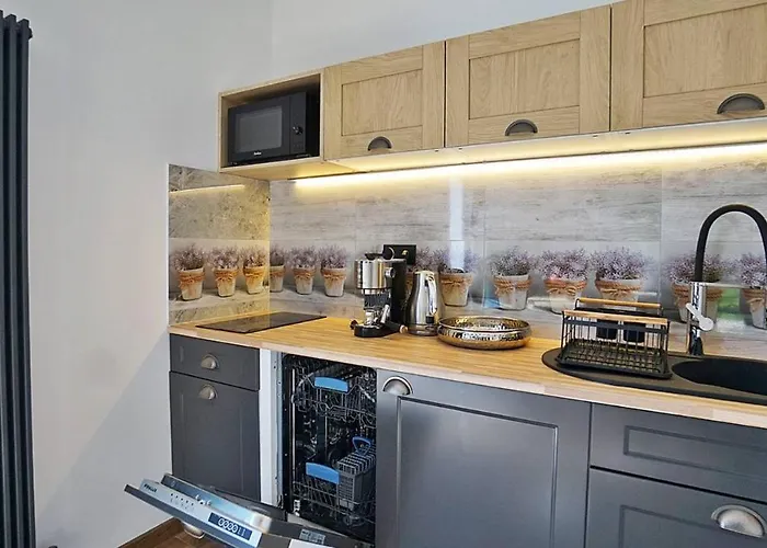 Semesterbostad Nadmorska Osada Oslonino