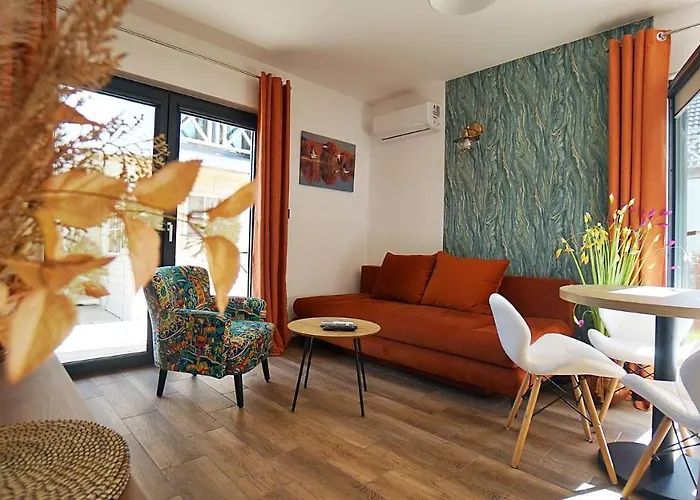 Nadmorska Osada Oslonino