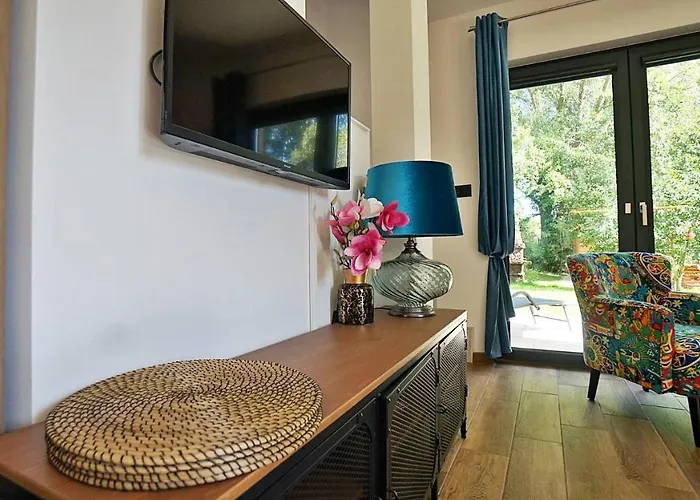 Semesterbostad Nadmorska Osada Oslonino