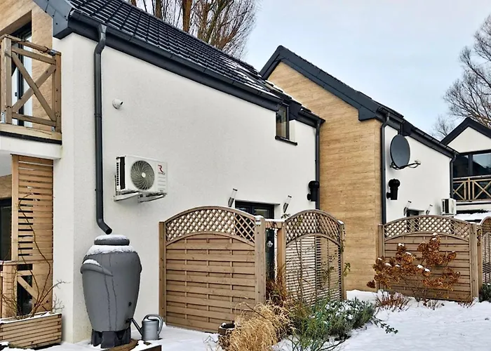 Nadmorska Osada * Oslonino