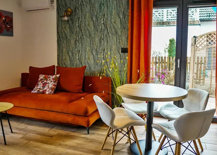 Nadmorska Osada * Oslonino